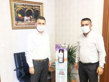  Öğrenciler 'temassız' dezenfektan cihazı üretti
