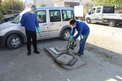  Korkuteli’de sinekle mücadele sürüyor