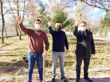 Ülkücüler Başbuğ Türkeş'i fidan dikerek andı