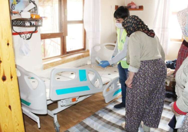 Hasta yatakları 8 kişiye derman oldu