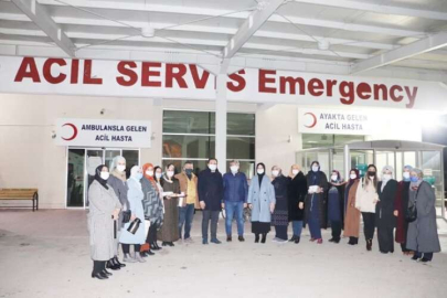  AK KADINLARDAN SAĞLIK ÇALIŞANLARI VE GÜVENLİK GÜÇLERİNE İKRAM