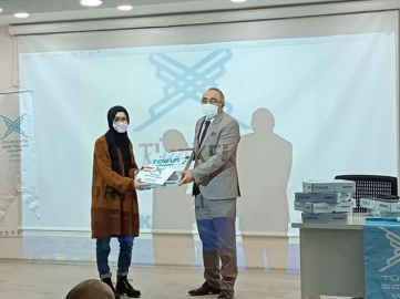 DERECEYE GİREN ÖĞRENCİLER ÖDÜLLENDİRİLDİ