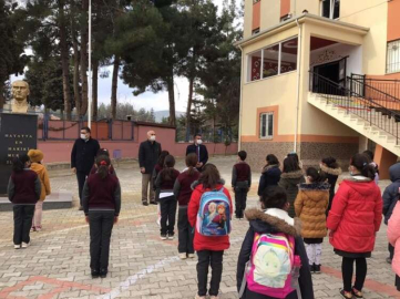 MÜDÜR TAK OKUL ZİYARETLERİNDE