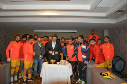SPORCULARDAN İŞLEK’E DOĞUM GÜNÜ SÜRPRİZİ