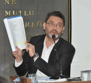 NİSAN MECLİSİ YOĞUN GEÇTİ
