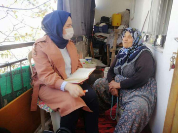 AK KADINLARDAN MAHALLE ZİYARETLERİ