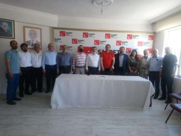  SAADET PARTİSİ KAHVALTIDA BİR ARAYA GELDİ