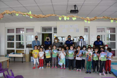 ANAOKULU ÖĞRENCİLERİNE POLİSLERDEN EĞİTİM
