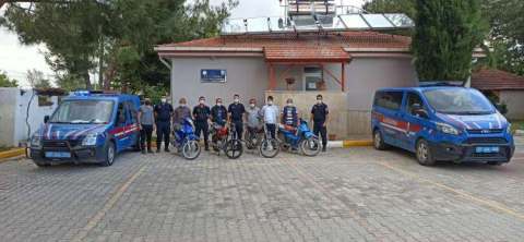MOTOSİKLET HIRSIZLARI JANDARMADAN KAÇAMADI 