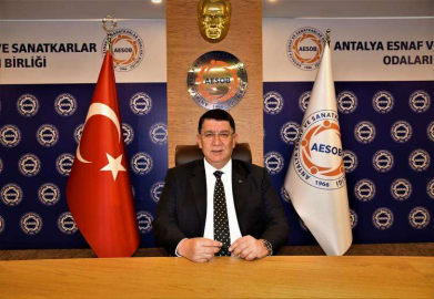 ESNAF TAM AÇILMAYI BEKLİYOR 