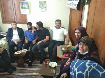 KORKUTELİ PROTOKOLÜNDEN ŞEHİT AİLESİNE ANLAMLI ZİYARET 