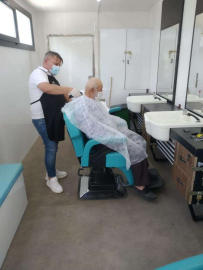 MOBİL KUAFÖR TIRI KORKUTELİ’NDE 225 VATANDAŞA HİZMET VERDİ