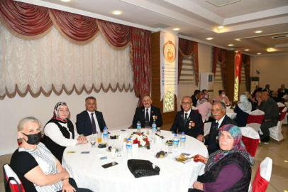 VALİ ERSİN YAZICI GAZİLERLE BİR ARAYA GELDİ