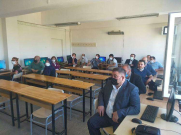  KORKUTELİ’NDE  ÖĞRETMENLERE ROBOTİK KODLAMA KURSU