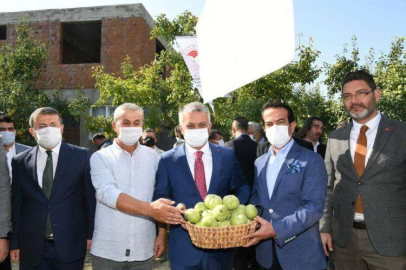 VALİ YAZICI HASAT SEVİNCİNE ORTAK OLDU