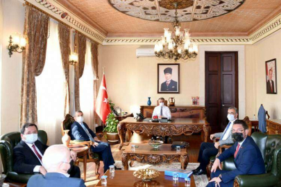 KORKUTELİ PROTOKOLÜNDEN VALİ YAZICI’YA ZİYARET