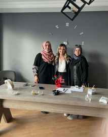  SAADETLİ KADINLARDAN PSİKOLOG ALKAN’A ZİYARET