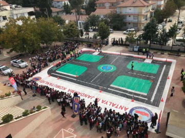 JANDARMADAN ÖĞRENCİLERE UYGULAMALI TRAFİK EĞİTİMİ