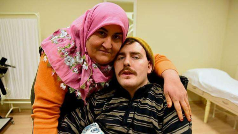 GÜLSÜM ANNE VE UMUT DERS KİTAPLARINDA