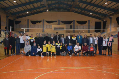 ÖĞRETMENLER GÜNÜ VOLEYBOL TURNUVASI SONA ERDİ
