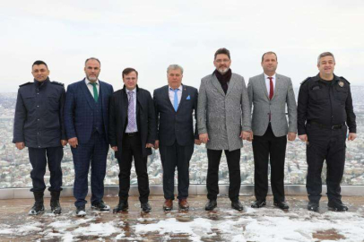 BAŞKAN ADAYLARINDAN BİRLİK BERABERLİK MESAJI