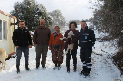  KORKUTELİ’NDE MAHSUR KALAN ÇOBANLAR KURTARILDI