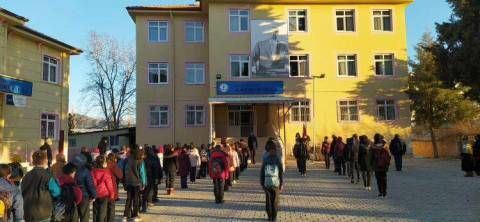 İKİNCİ DÖNEMİN İLK DERS ZİLİ ÇALDI