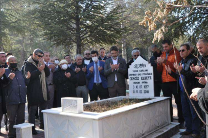 CENGİZ ELBEYE MEZARI BAŞINDA ANILDI