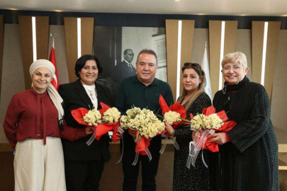  TOPRAK ANA KOOPERATİFİ’NDEN  BAŞKAN BÖCEK’E NERGİS HEDİYESİ 