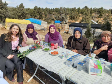 EMEKÇİ KADINLAR UNUTULMADI