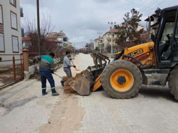 KORKUTELİ’NDE HUMMALI ÇALIŞMA