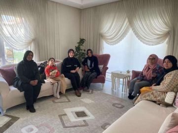 AK KADINLAR EV ZİYARETİNİ SÜRDÜRÜYOR