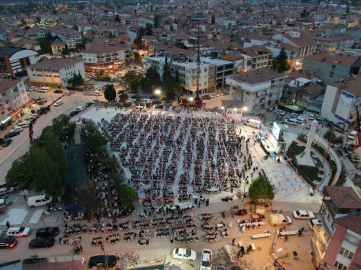 AK PARTİ’DEN 5 BİN KİŞİLİK İFTAR