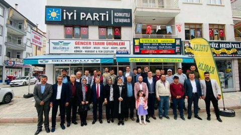  İYİ PARTİ KORKUTELİ BAYRAMLAŞTI