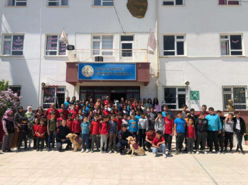  JANDARMADAN AHENK PROJESİ KAPSAMINDA OKUL ZİYARETİ