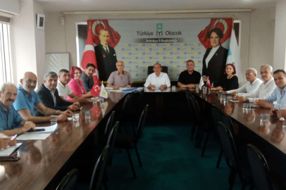 İyi Parti İlçe Başkanları Toplantısı Gerçekleşti