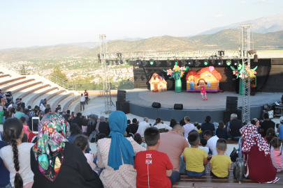 Minikler “Niloya” ile Eğlendi