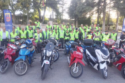 Jandarma’dan Trafik Eğitimi ve Reflektifli Yelek Dağıtımı