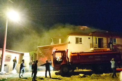 Mantarhane yangında küle döndü