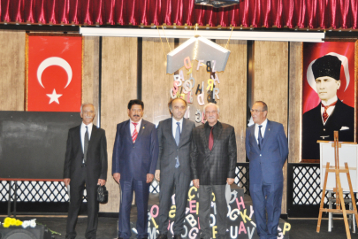 Emekli Öğretmenlere Şeref Belgesi Verildi
