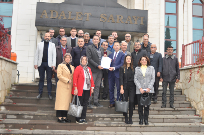 İyi Partili Tınkaz ve yönetimi mazbatasını aldı