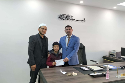 Kumbarasını depremzedeler için bağışladı