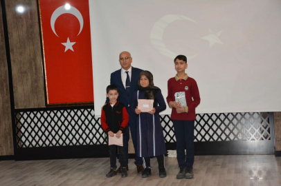 Başarılı Öğrenciler Ödüllendirildi