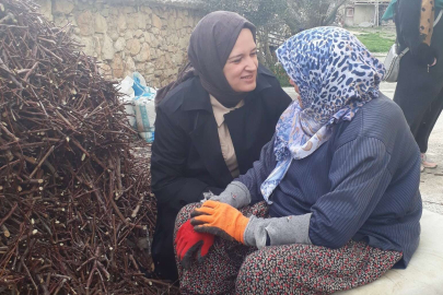 Ak Kadınlardan yaşlılara anlamlı ziyaret