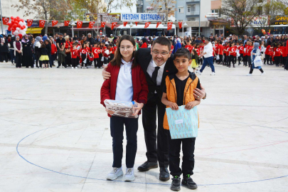 23 Nisan’ı Anlatan Öğrencilere Ödül