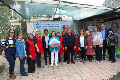 Selvi Kılıçdaroğlu üreten kadınlarla buluştu