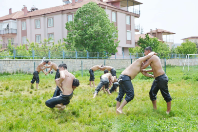 Güreşçiler Manavgat güreşlerine hazırlanıyor