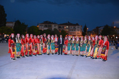 Korkuteli’nde Halk Oyunları Ve Kum Sanatı Gösterisi