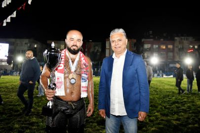 Orhan Okulu liderlik koltuğunda