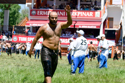 Okulu, altın kemeri gözüne kestirdi